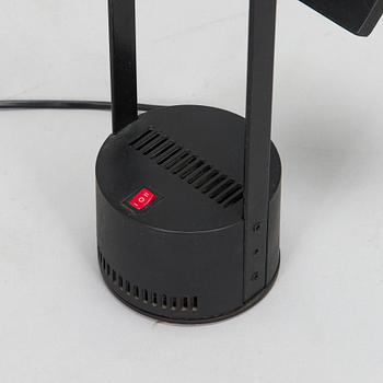 Richard Sapper, pöytävalaisinpari, "Tizio", Artemide, Italia.