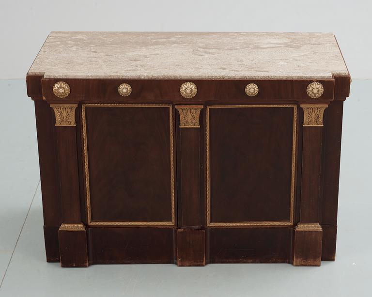 A Art Deco sidetable, first half of 20th Century.