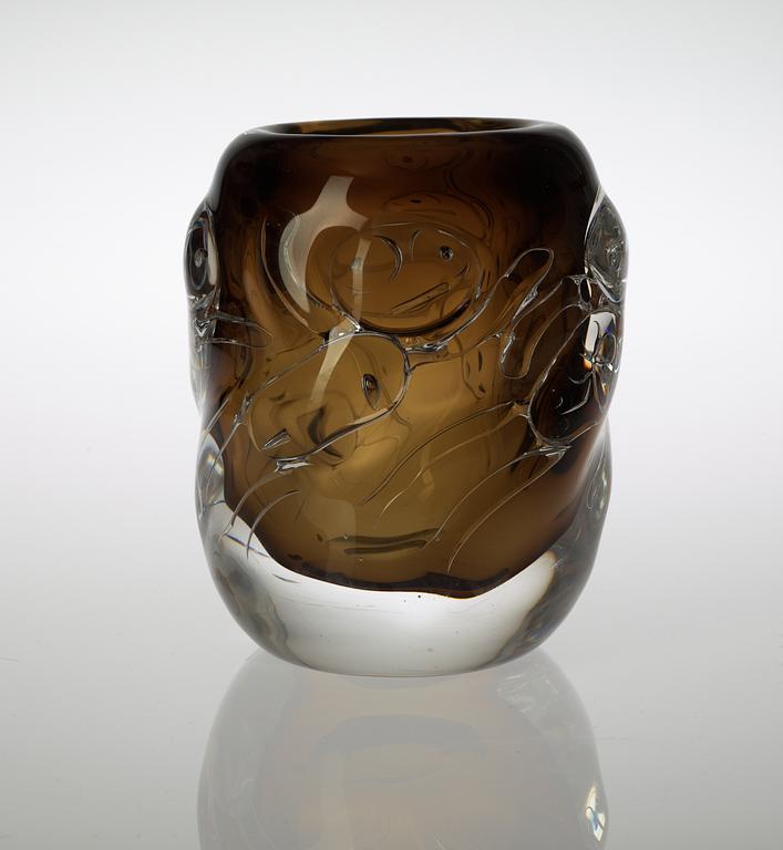 A Bengt Edenfalk 'Talatta' glass vase, Skruf 1961.