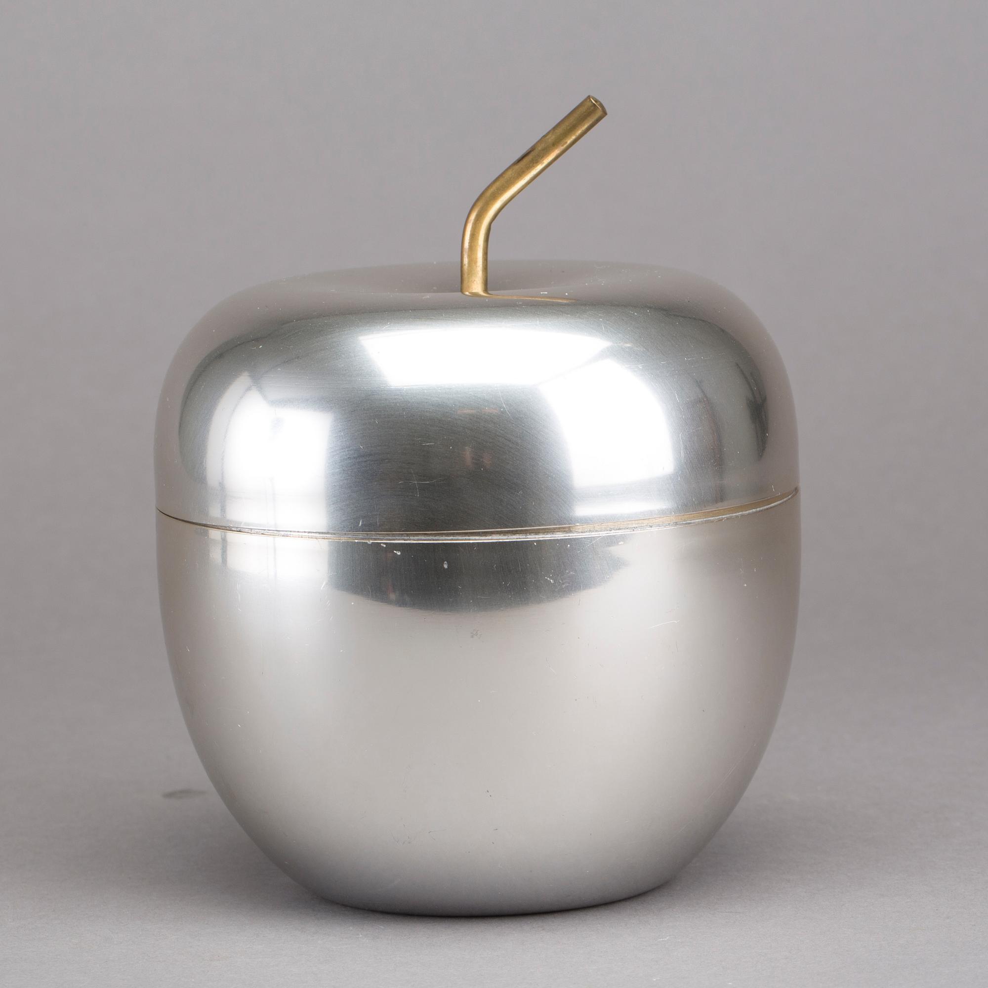 A ICE BUCKET MADE IN ITALY. SECOND HALF OF 20TH CENTURY.