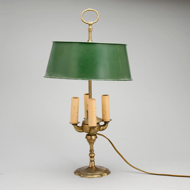 BOUILOTTELAMPA, mässing, 1900-talets första hälft. Tot höjd 58 cm.