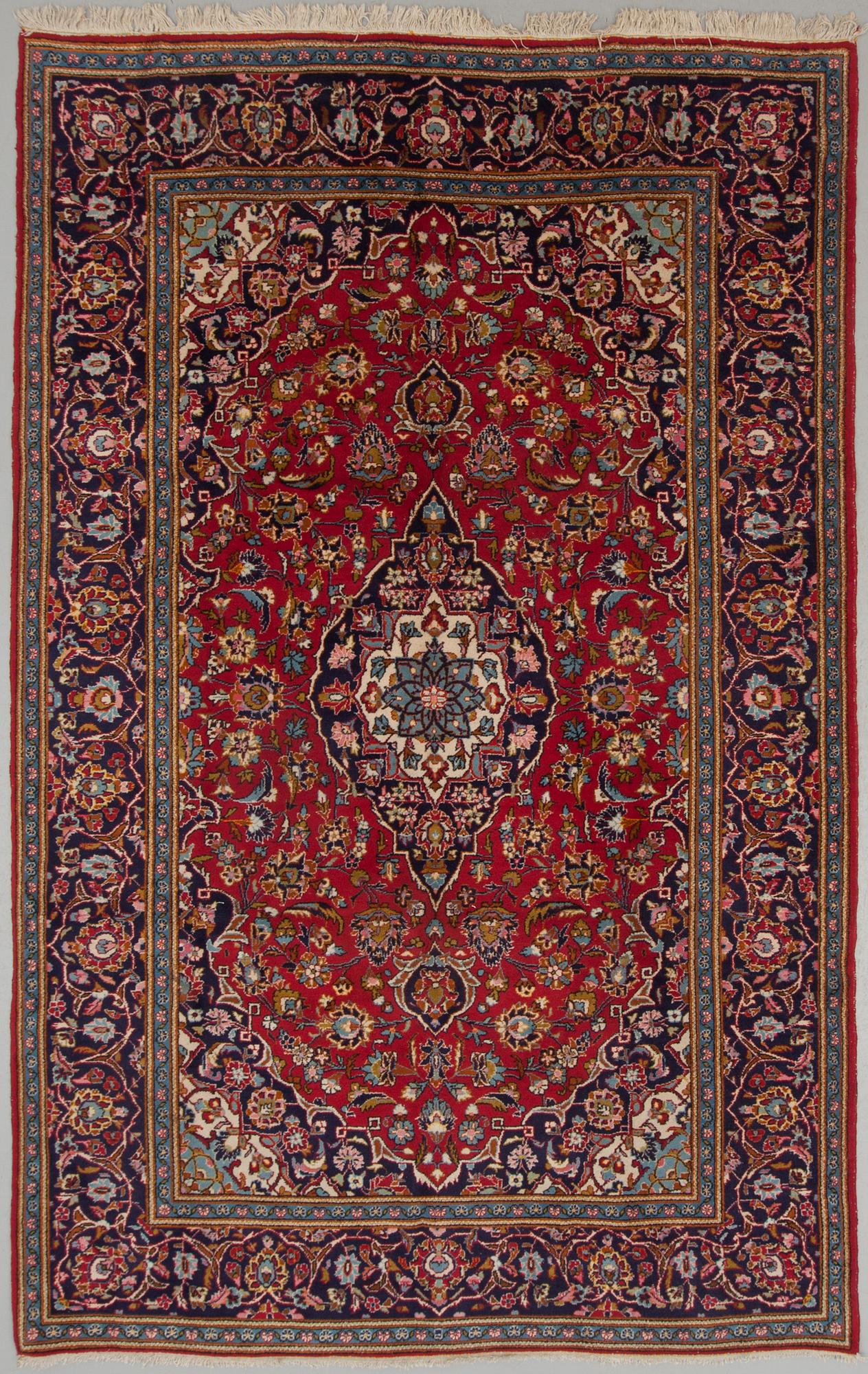 MATTA, old, Keshan, ca 315 x 202 cm.