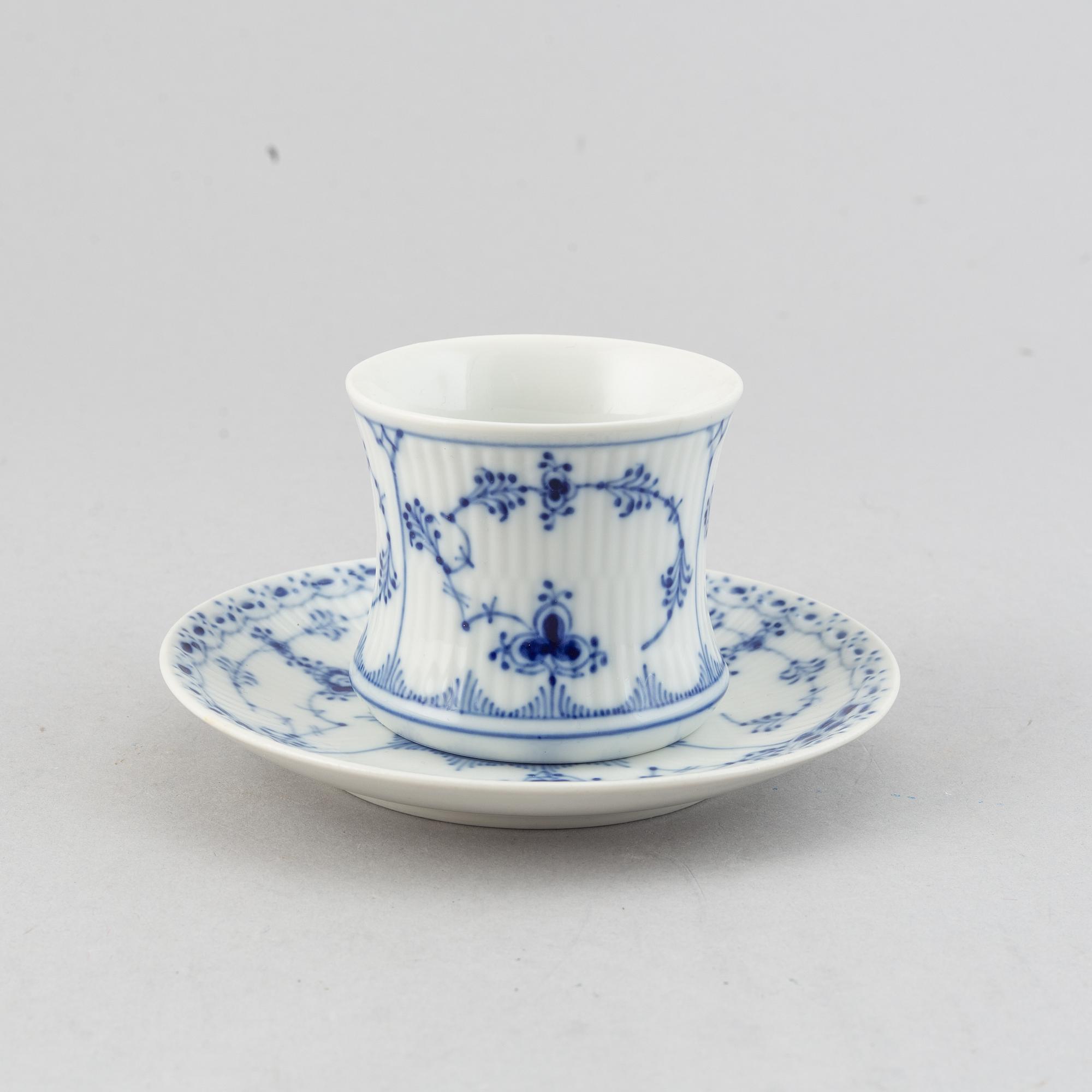 A 19 pcs coffee service 'Musselmalet' from Royal Copenhagen.