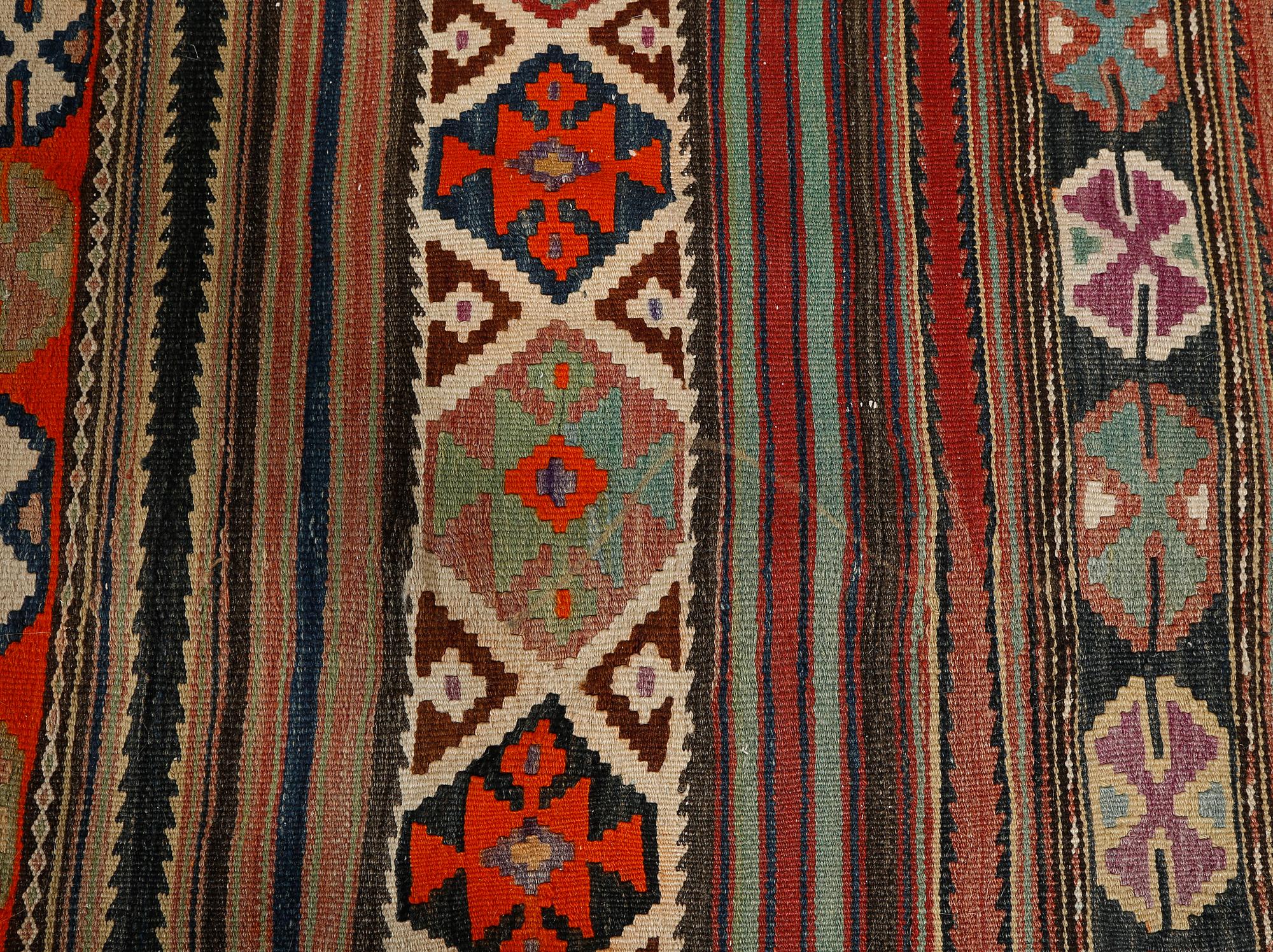 MATTA, Kelim, modern tillverkning, ca 327 x 112 cm.