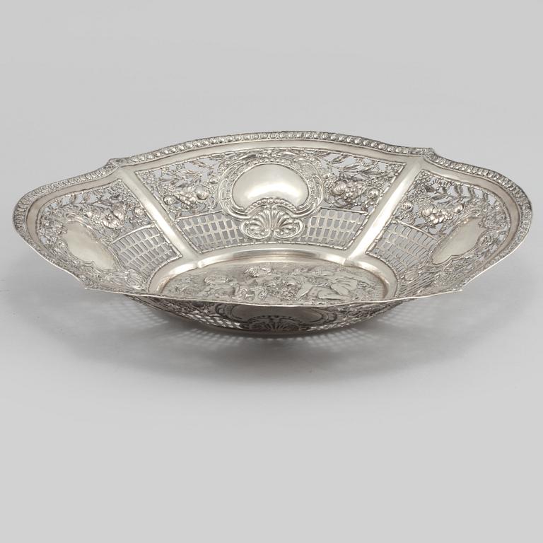 GALLERSKÅL, låghaltigt silver, Tyskland, 1900-tal, vikt 556 gram.