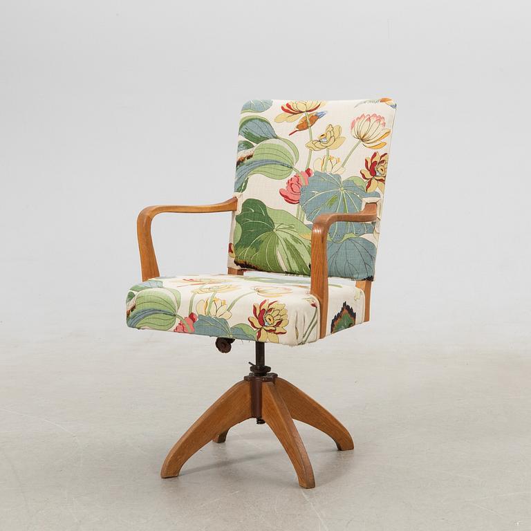 Skrivbordsstol, 1900-talets andra hälft.