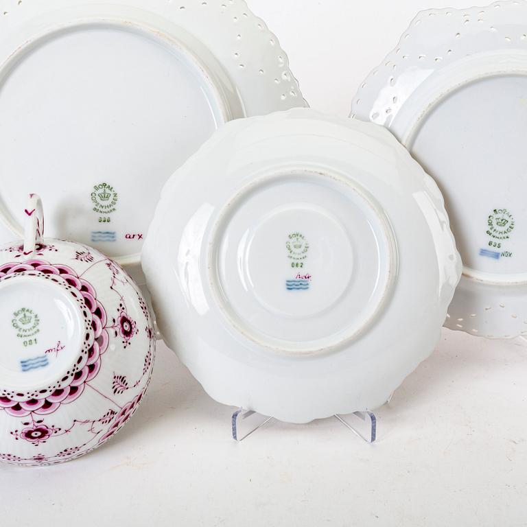 Servisdelar 10 dlr "Musselmalet röd helblonde", Royal Copenhagen 1952.