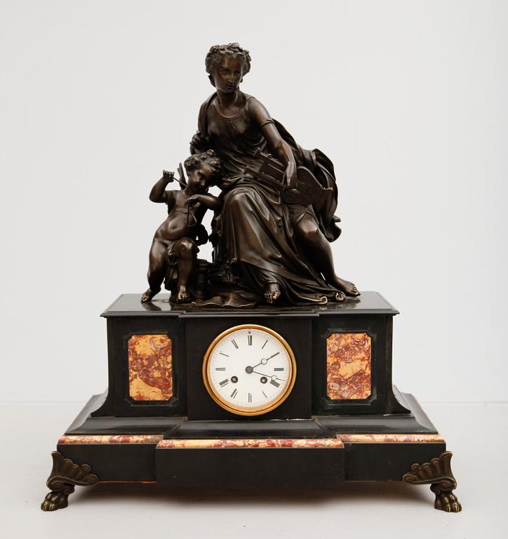 BORDSPENDYL, svart marmor och brons, Frankrike, 1857.