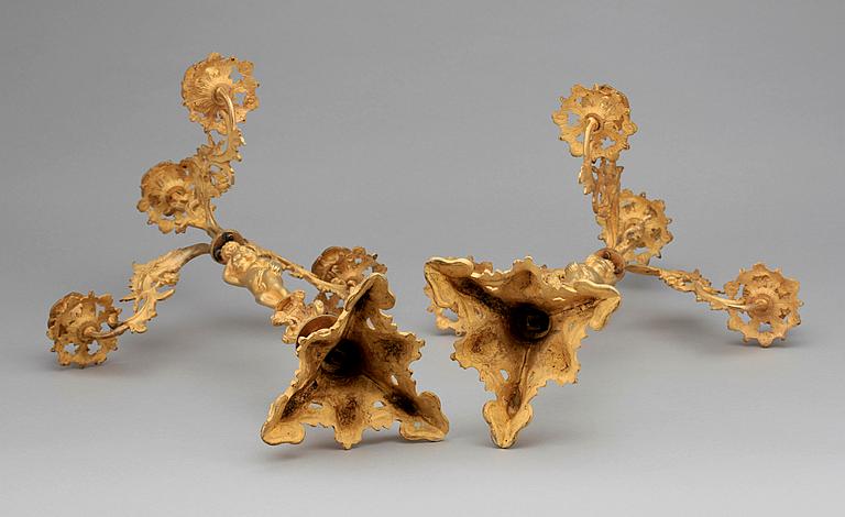 KANDELABRAR, ett par, nyrokoko, 1800-talets slut.