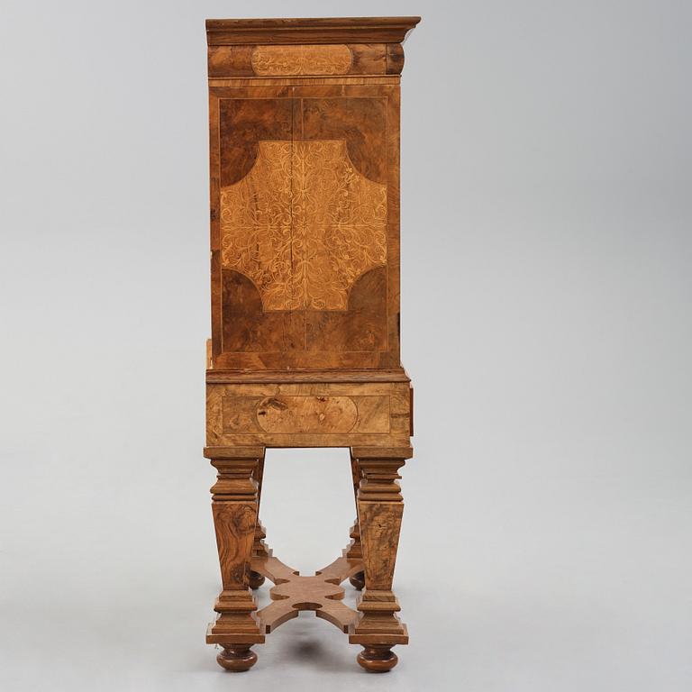 A English William and Mary (Baroque) secretaire.
