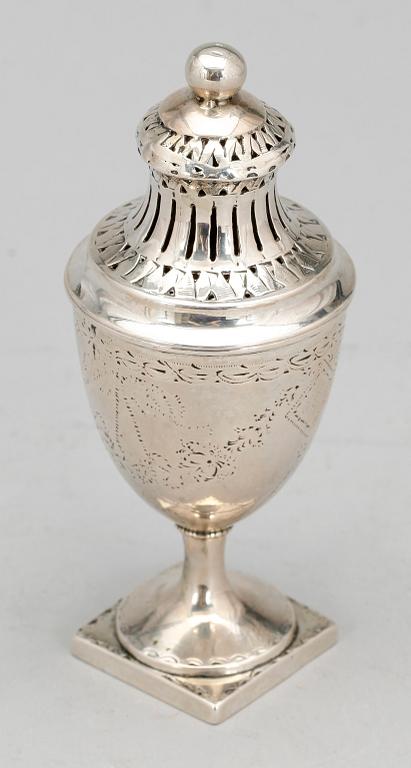 KRYDDOSA, otydlig mästarstämpel, Skandinavien 1700-talets slut. Vikt ca 100 gram.