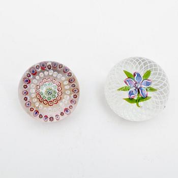 BREVPRESSAR, 2 st, glas, Baccarat samt sannolikt St Louis. 1800-tal.