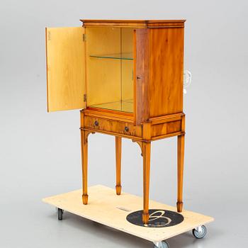 An English bar cabinet, second half of the 20th century.
