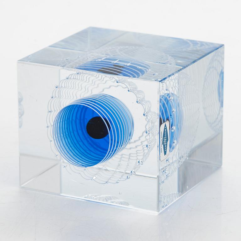 Oiva Toikka, vuosikuutio, signeerattu Oiva Toikka, Nuutajärvi 1993, numeroitu 452/2000.