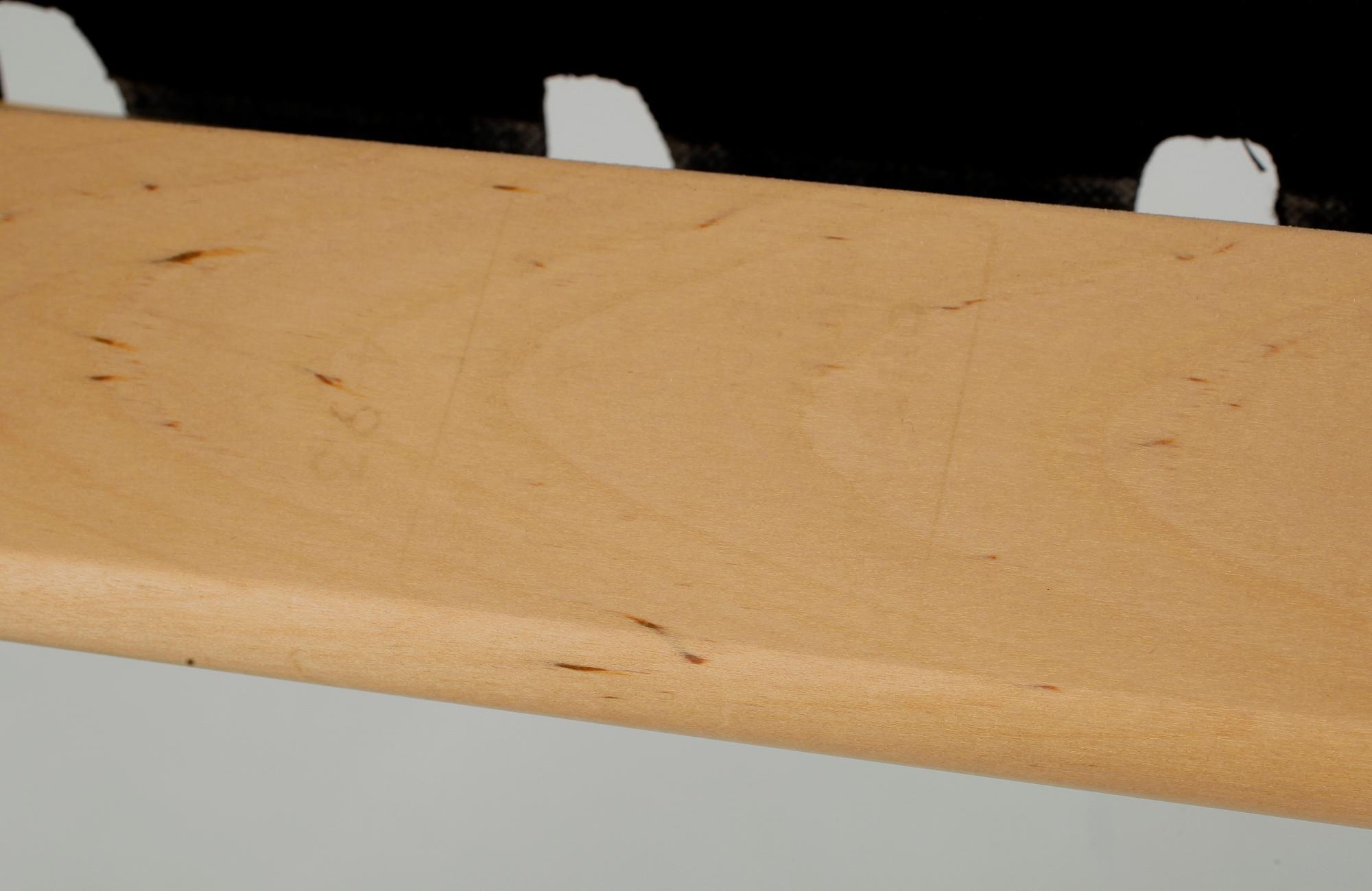 KARMSTOLAR, 2 st, modell 45, Alvar Aalto, Artek. Modellen formgiven 1947.