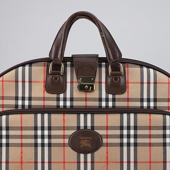BURBERRY, resegarderob.
