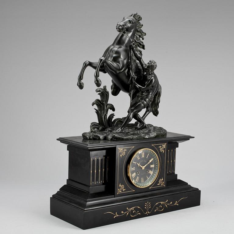 BORDSGARNITYR, 3 delar. Nyrenässans, 1800-talets slut.