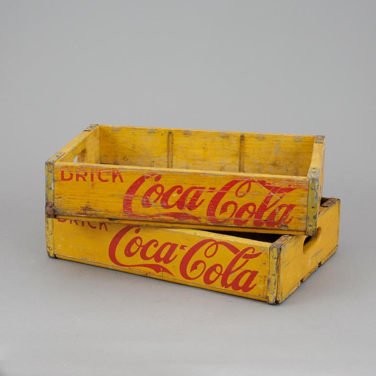 LÅDBACKAR, ett par, "Drick Coca-Cola", omkring 1900-talets mitt.