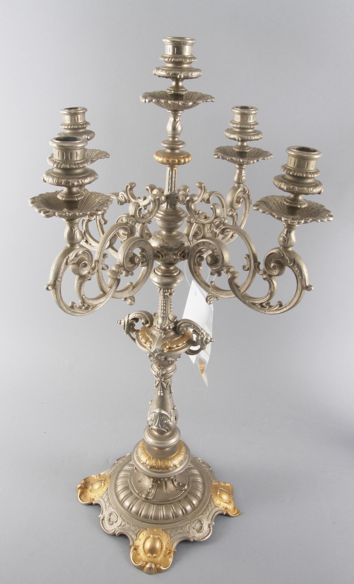 KANDELABRAR, ett par, metall, nyrokokostil.