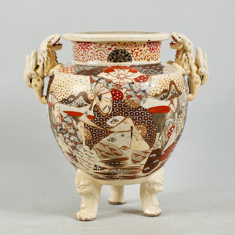 URNA, porslin, Satsuma, Japan, 1800-/ 1900-tal.