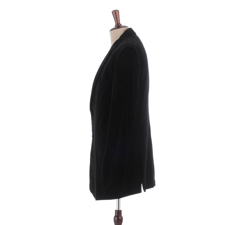 FAVOURBROOK, a black velvet jacket, size 52.