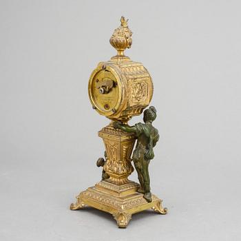 BORDSUR, Louis XVI-stil, Ansonia Clock Co, New York, USA. Omkring 1900.