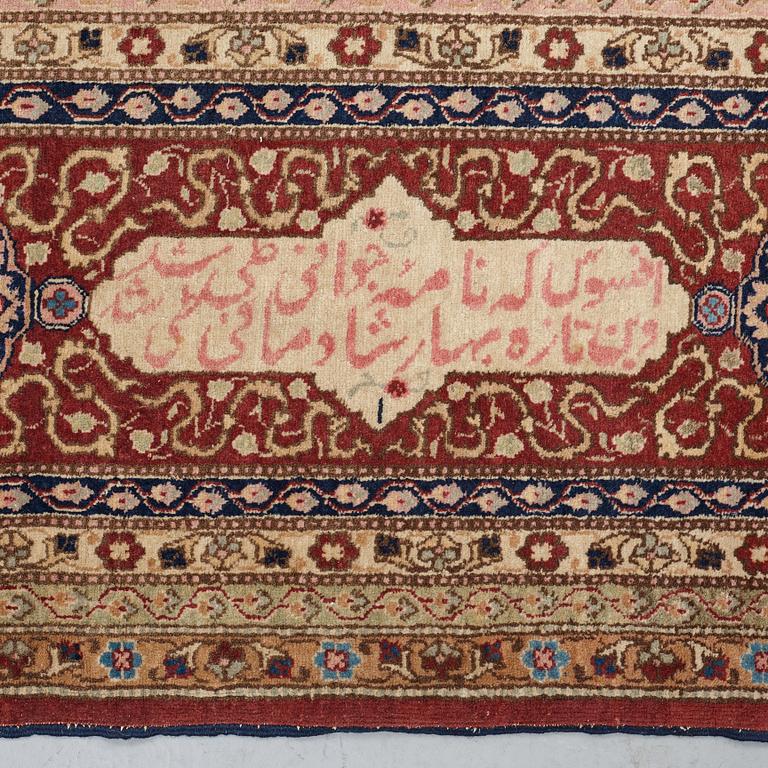 MATTO, a semi-antique Tabriz, ca 466 x 328,5 cm.