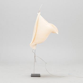 Ingo Maurer, pöytävalaisin, "Gaku", Saksa.