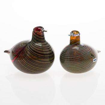 OIVA TOIKKA, Two glass birds, signed O. Toikka Nuutajärvi.