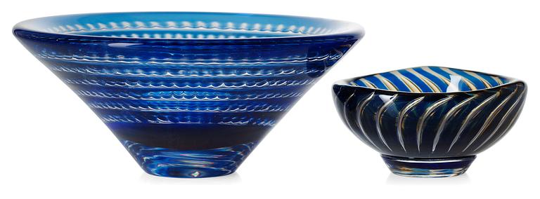 Two Edvin Öhrström 'ariel' glass bowls, Orrefors 1955 and 1952.