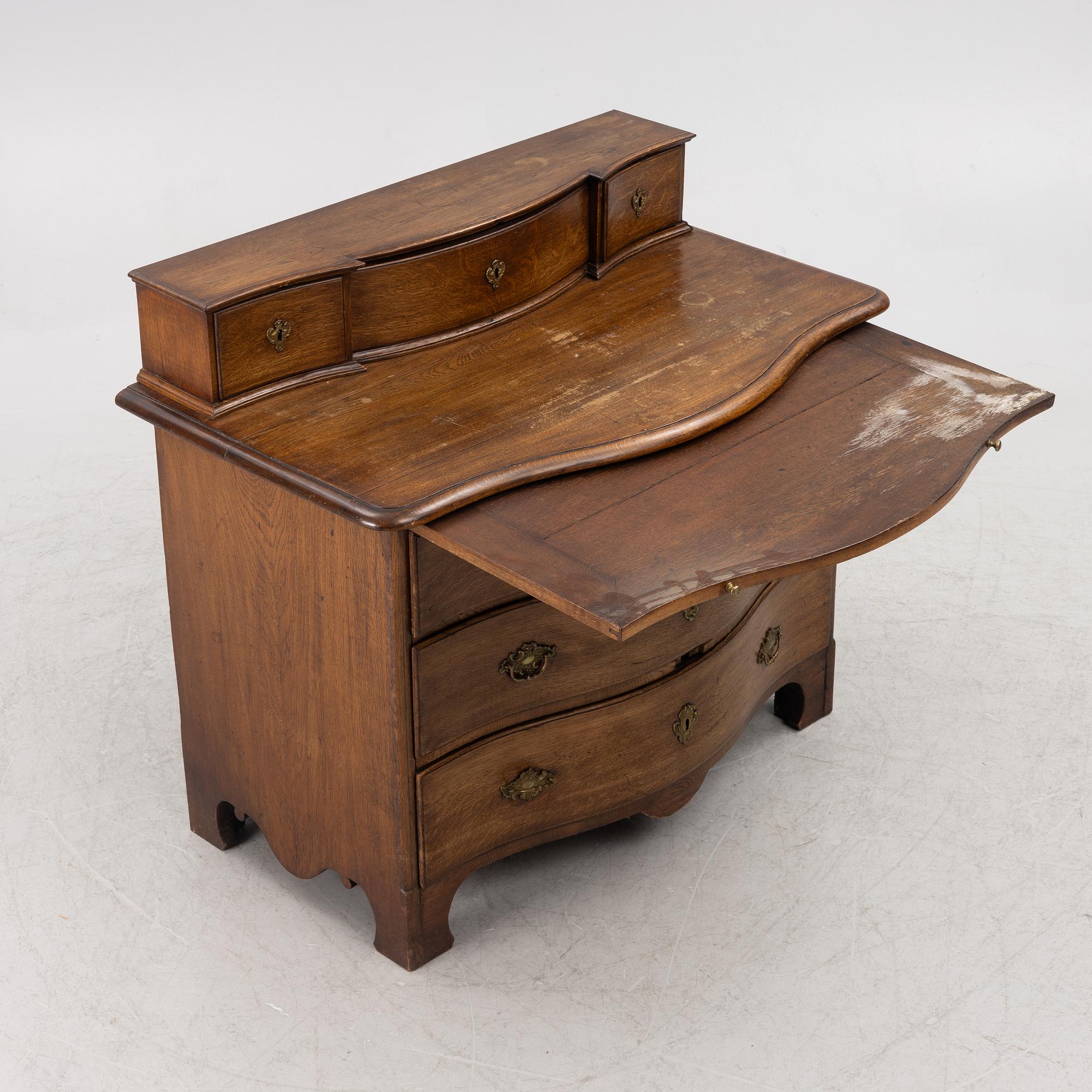 A late Baroque chest of drawers, first half of the 18th century.