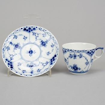 Royal Copenhagen, a 'Musselmalet' part service, Denmark (14 pieces).
