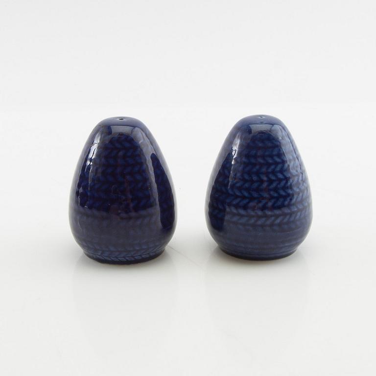 Hertha Bengtson, kannor och tillbringare "Blå Eld" 9 dlr Rörstrand porslin.