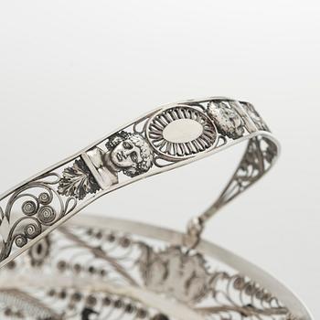 Fruktskål, silver, oidentifierad mästarstämpel FFG, åldermannaranka. Empir.