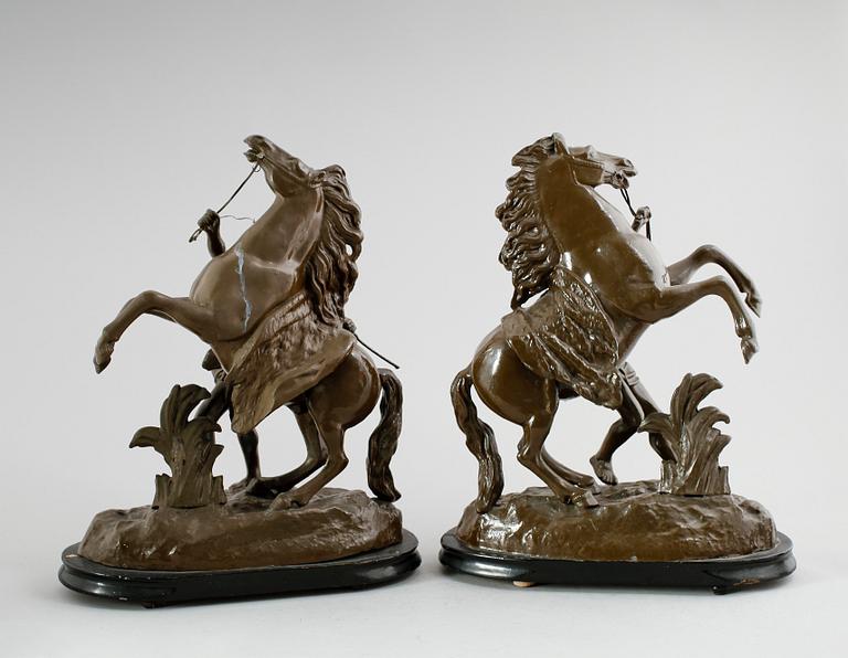FIGURER, 1 par, kopior av Marlyhästarna, metall, 1900-talets första hälft.