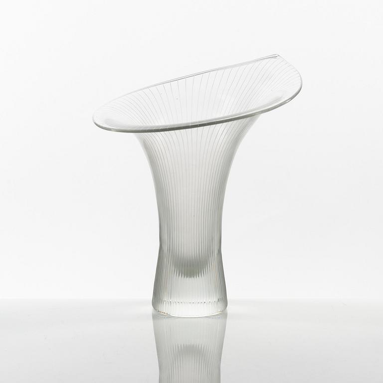 Tapio Wirkkala, vase, "Kanttarell", signed Tapio Wirkkala, Iittala -55.