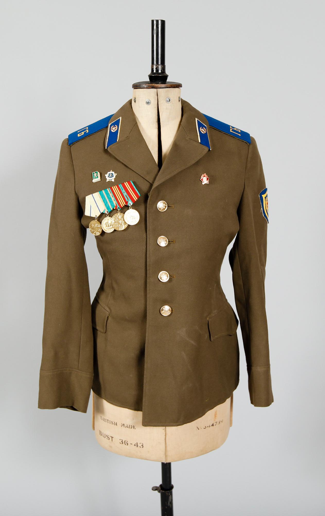 UNIFORM OCH UNIFORMSJACKA, bla Ryssland, 1900-tal.