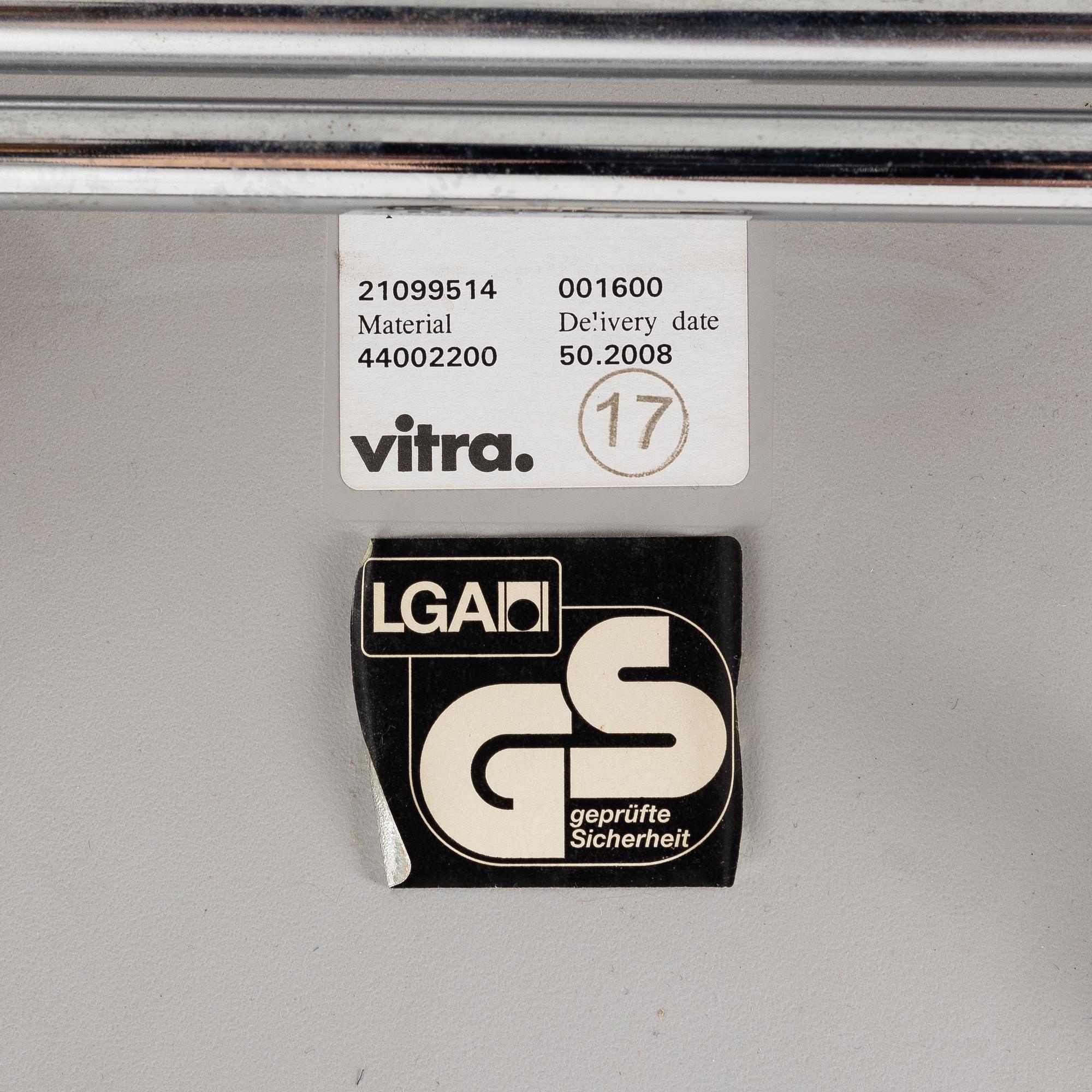 A collection of Vitra, 7 pieces.
