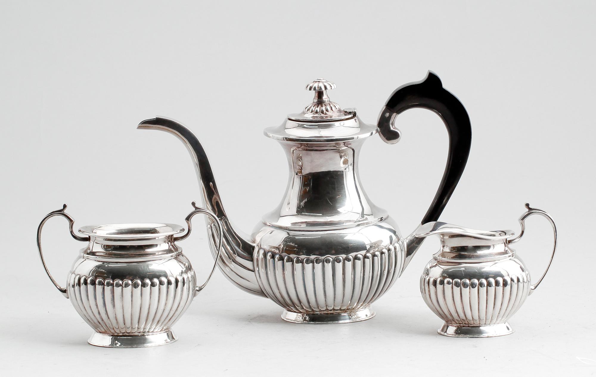 KAFFESERVIS, 3 delar, silver, svenska importstämplar. Vikt ca 820 gram.