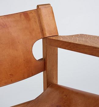 Børge Mogensen, a pair of oak and natural leather "Spanish Chair", model 226, Fredericia Stolefabrik, Denmark.