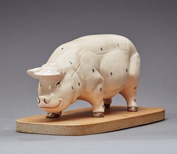 FIGURIN på BRICKA, Märt Goebel, W. Germany, 1900-talets andra hälft.