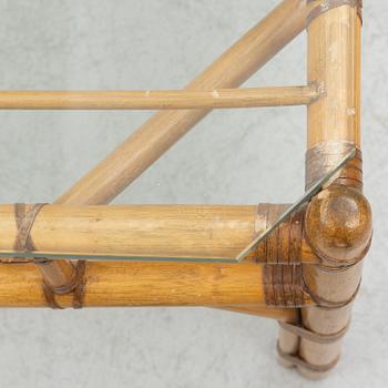 Soffbord, samt fåtöljer, ett par, Sverige, 1900-talets andra hälft.