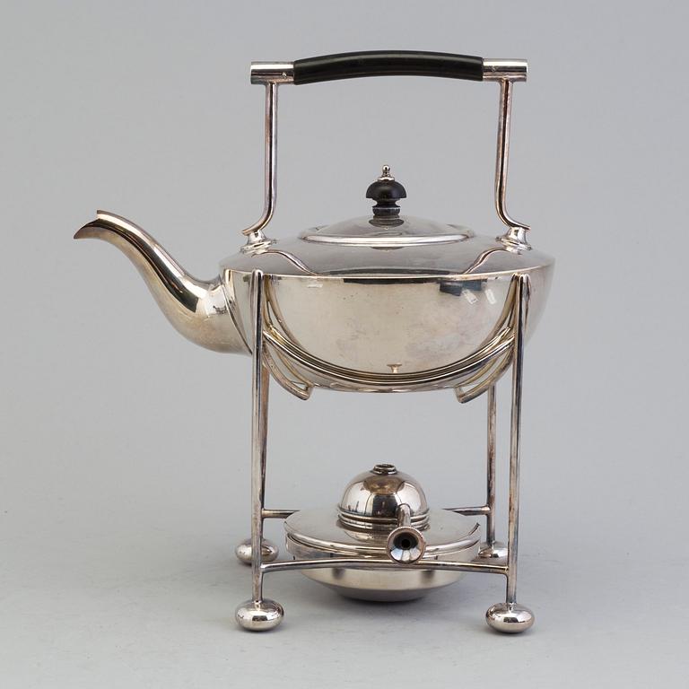 A Mappin & Webb silver plate tea pot, early 20th century.