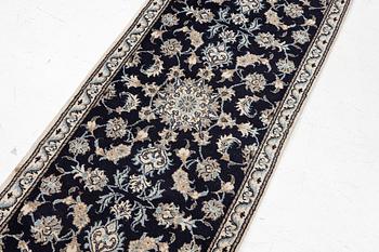 Gallery carpet, Nain, approx. 280 x 77 cm.