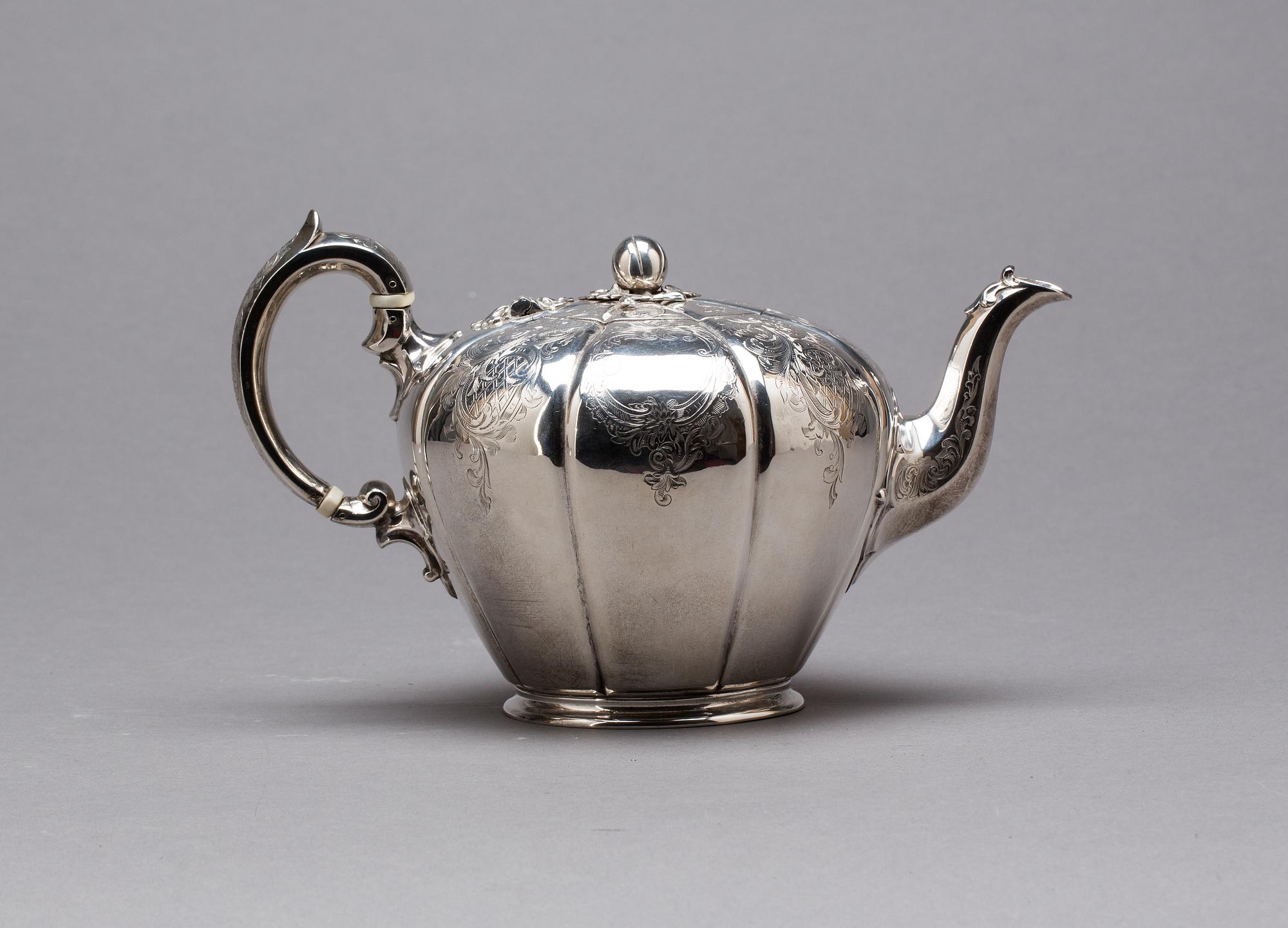TEKANNA, silver, England.