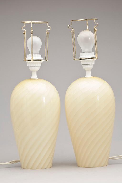 BORDSLAMPOR, ett par, glas, trol Italien, 1900-talets andra hälft.