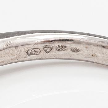 Sormus, 14K valkokultaa, timantteja n. 1.14 ct yht. Kultakeskus, 2004.
