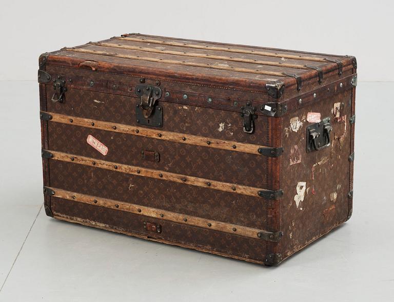 RESEKOFFERT, Louis Vuitton, etikettmärkt 1 rue Scribe, Paris, 149 New Bond St, London, tidigt 1900-tal.