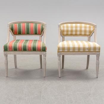 KARMSTOLAR, ett par, sengustaviansk stil, 1800-tal.