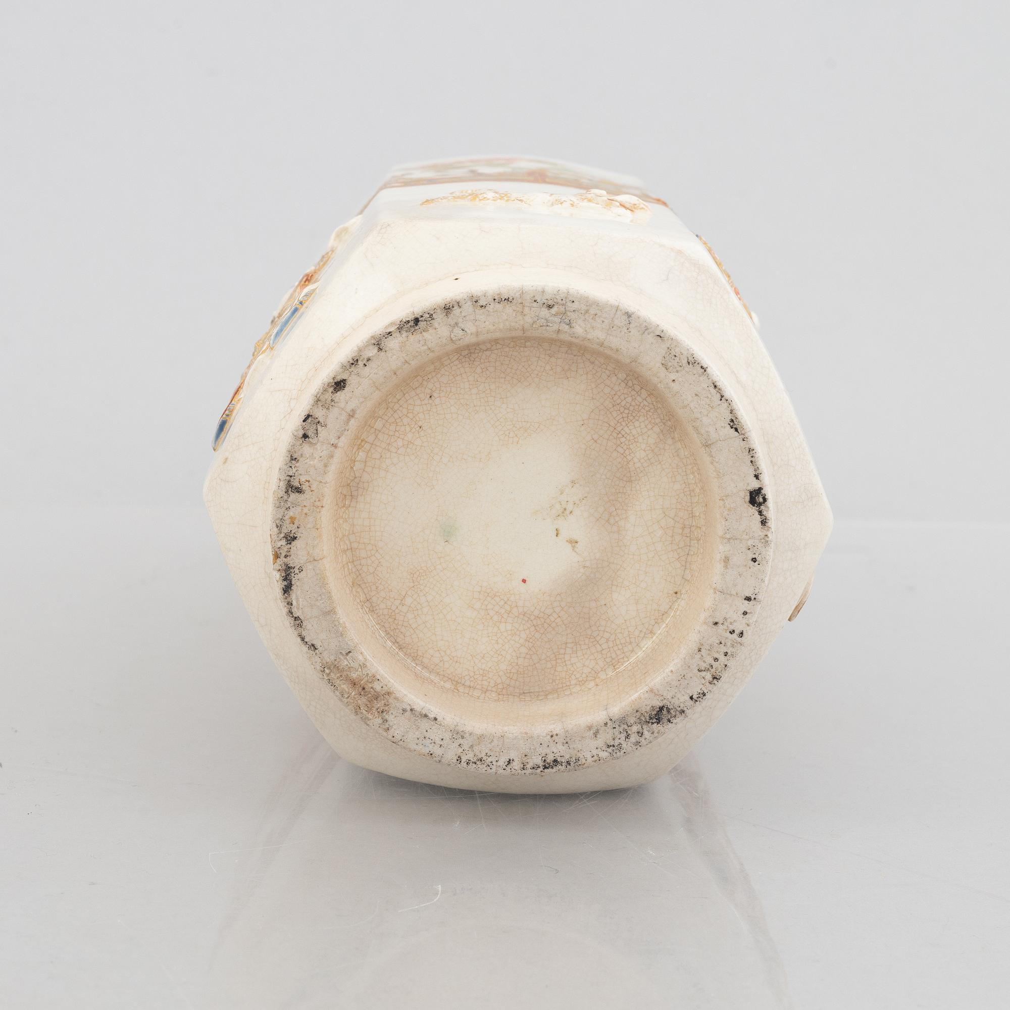 A Satsuma-ware porcelain vase, Japan, Meiji (1868-1912).